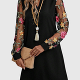 Zuzana | Elegantné šaty s výstrihom do V a výraznými rukávmi